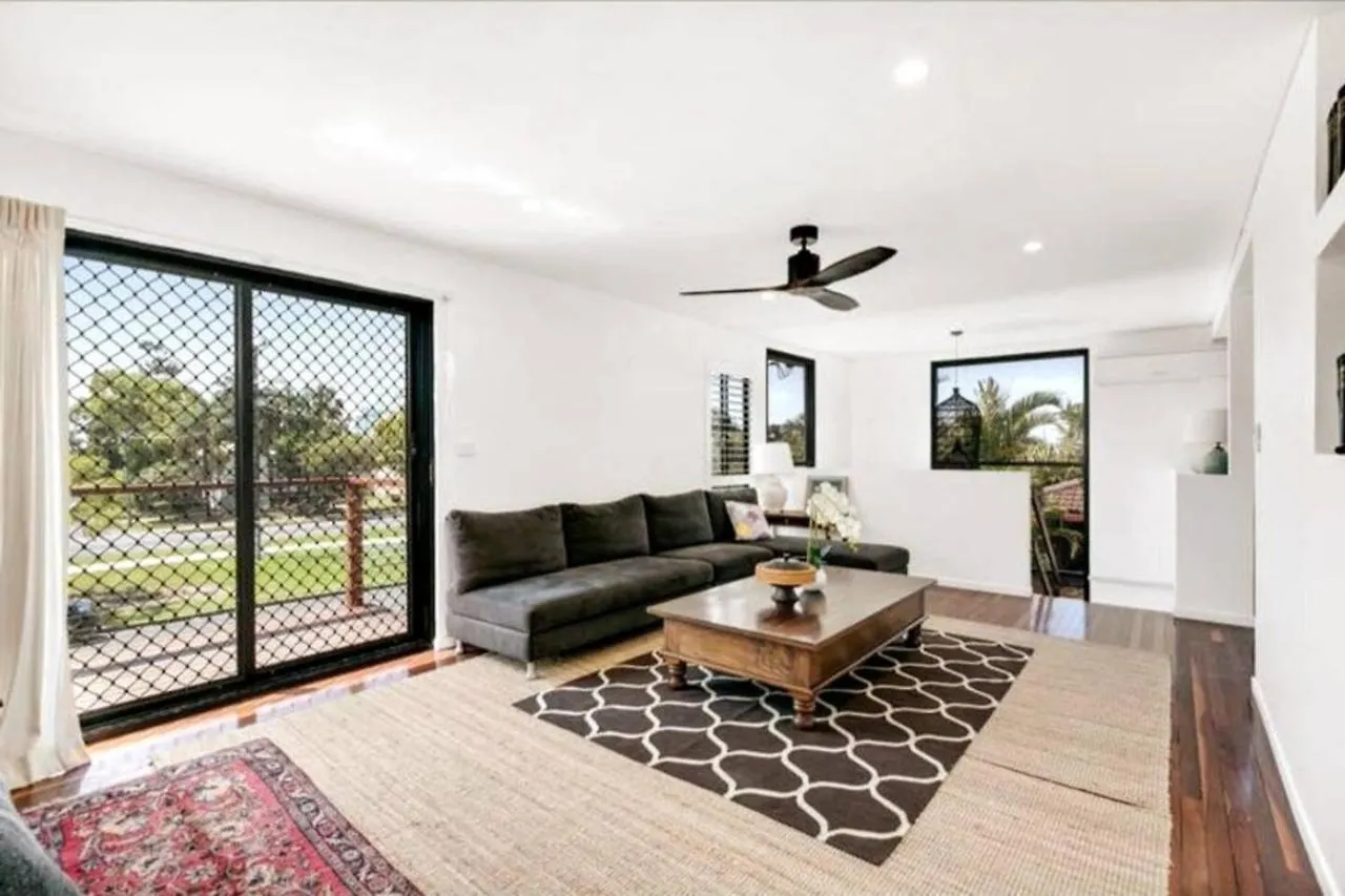 Spacious 2 Bedroom Townhouse In Southport Gold Coast